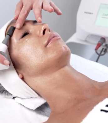 EDNA-ONE facial radiofrequency device.